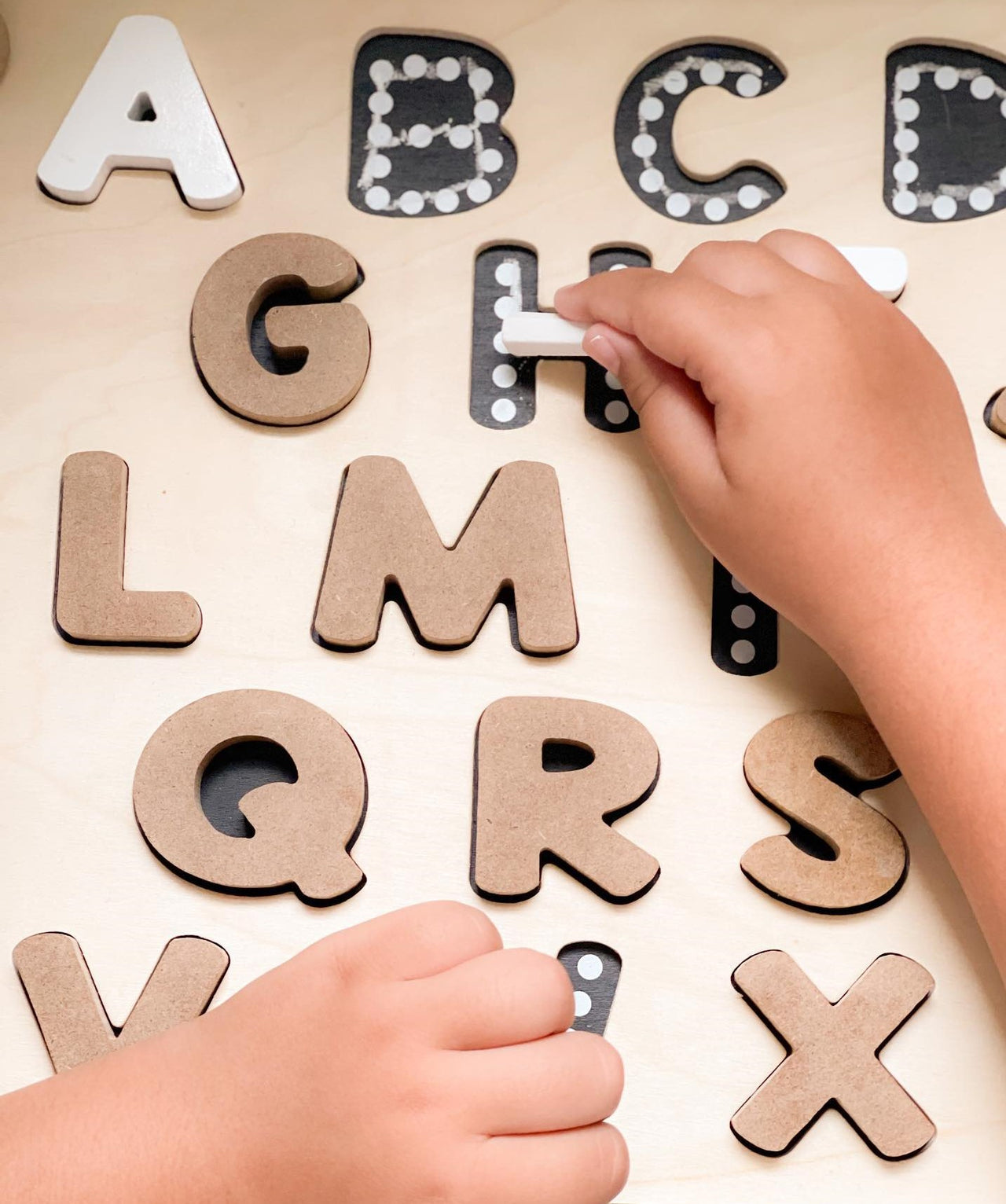 ALPHABET PUZZLE - CHALKBOARD BASE - ALPHABET PUZZLE - CHALKBOARD BASE WITH TRACERS